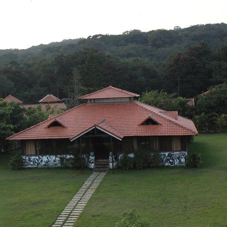 Shangri La Jungle Village Molem Kültér fotó